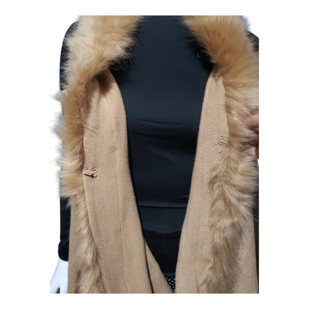 Surell Faux Fur Trimmed Knit Vest One Size - Picture 6 of 12